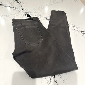 AG jeans in dark gray.  Thr middi ankle mid rise legging ankle in size 25R
